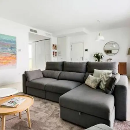 Avenida Puerta Del Mar